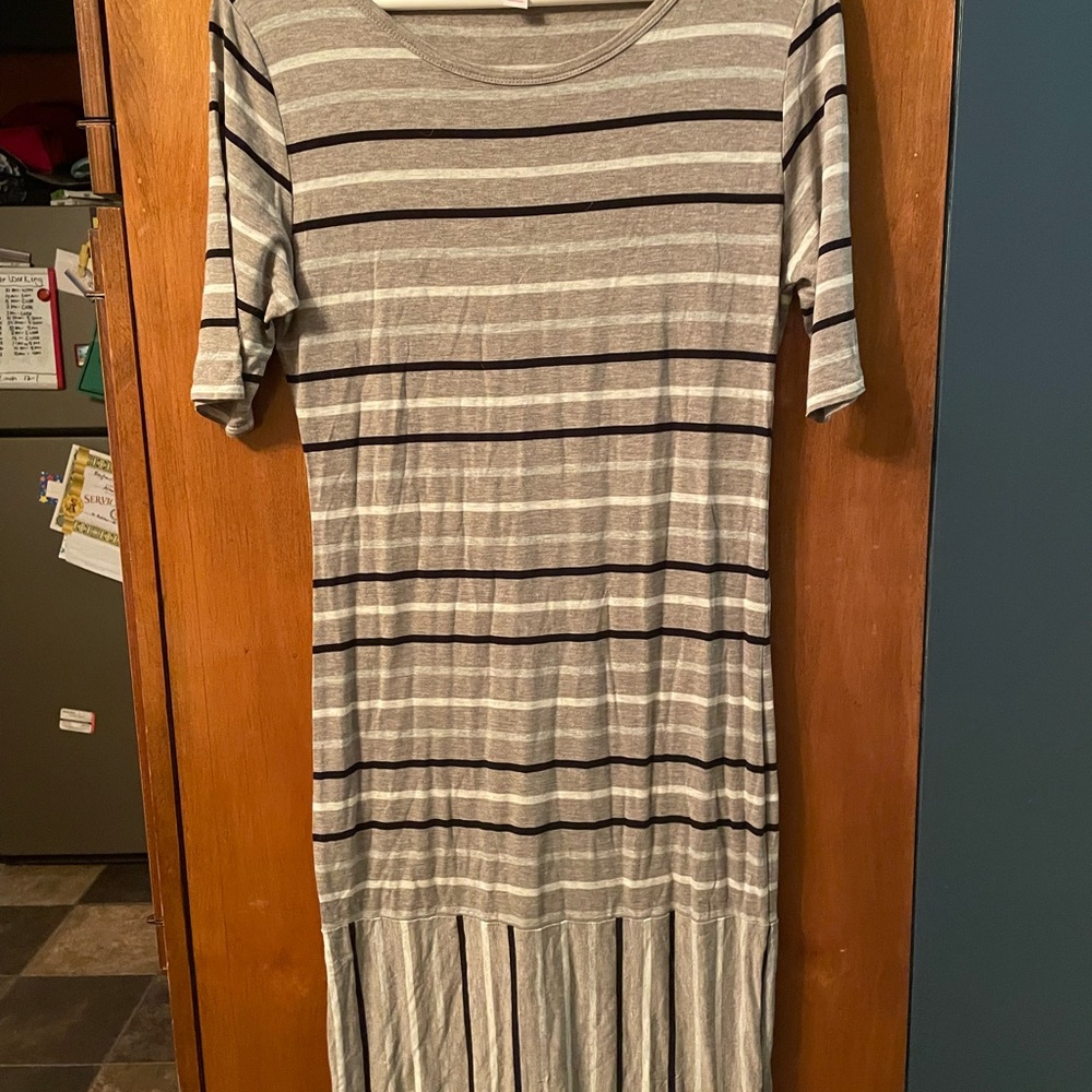 Like new Lularoe dress midi length size medium